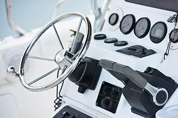 Sicher Motorboot fahren mit einer Motorboothaftpflicht