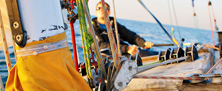 Sicher Segelboot fahren mit einer Segelboothaftpflichtversicherung